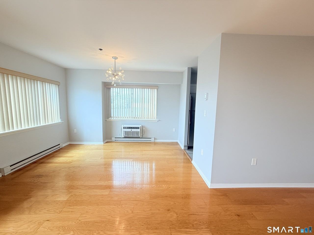 1611 Washington Blvd #302 - Photo 4 of 23