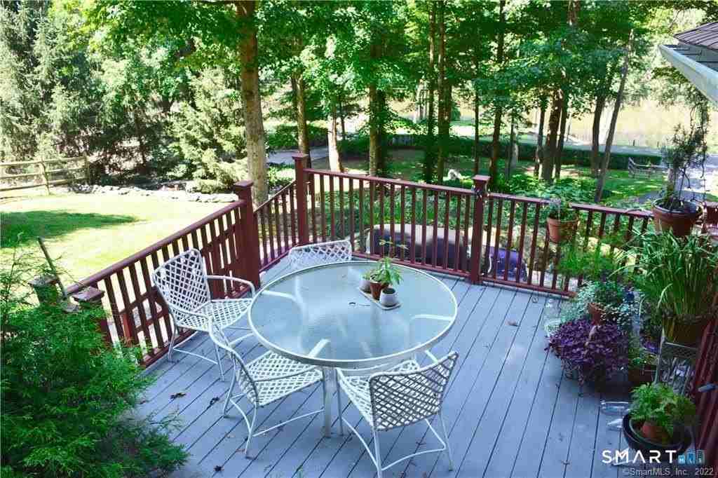 67 Lake Lillinonah Rd N - Photo 7 of 36
