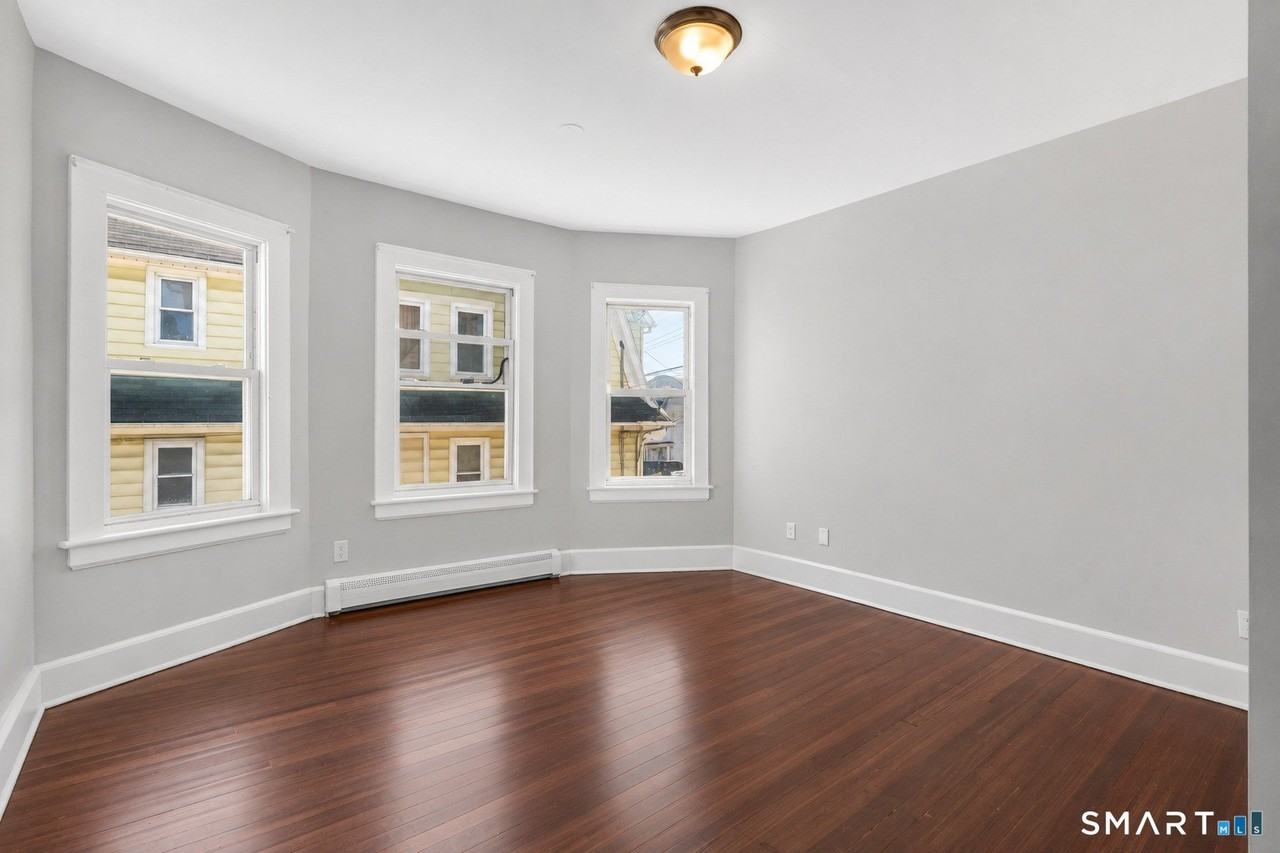 380 Gurdon St - Photo 5 of 9