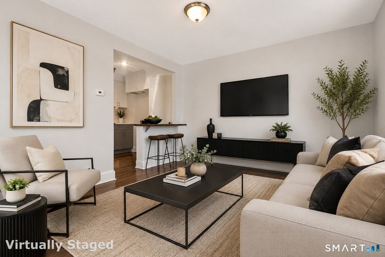 380 Gurdon St - Photo 6 of 9