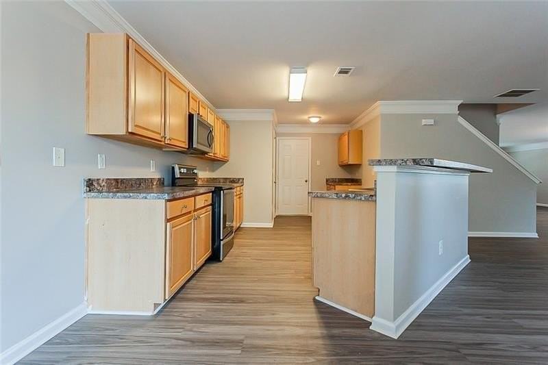 3035 Whittier Way - Photo 4 of 34