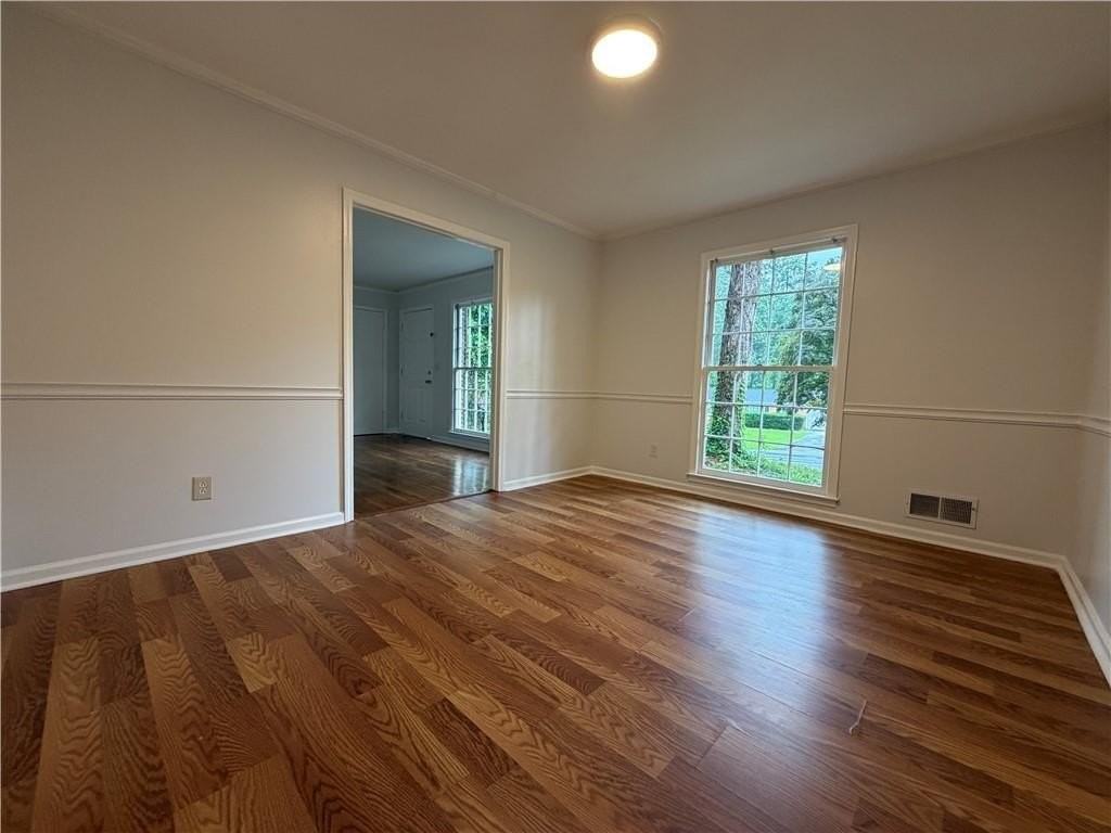 4254 Burleigh Dr - Photo 4 of 18