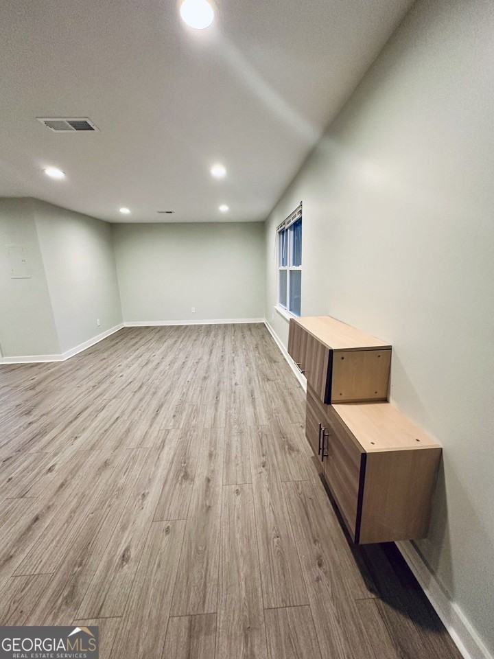 1258 Creekside Ct Se - Photo 2 of 26
