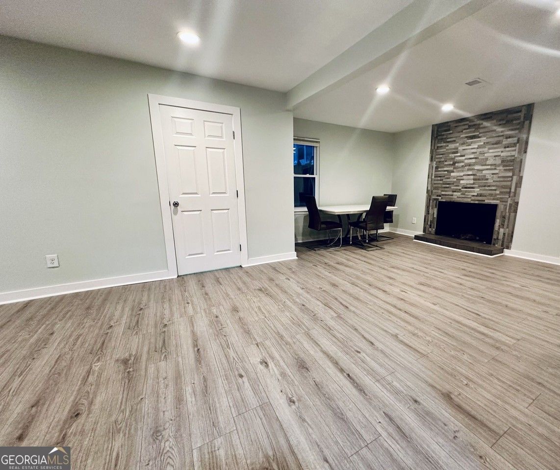 1258 Creekside Ct Se - Photo 6 of 26