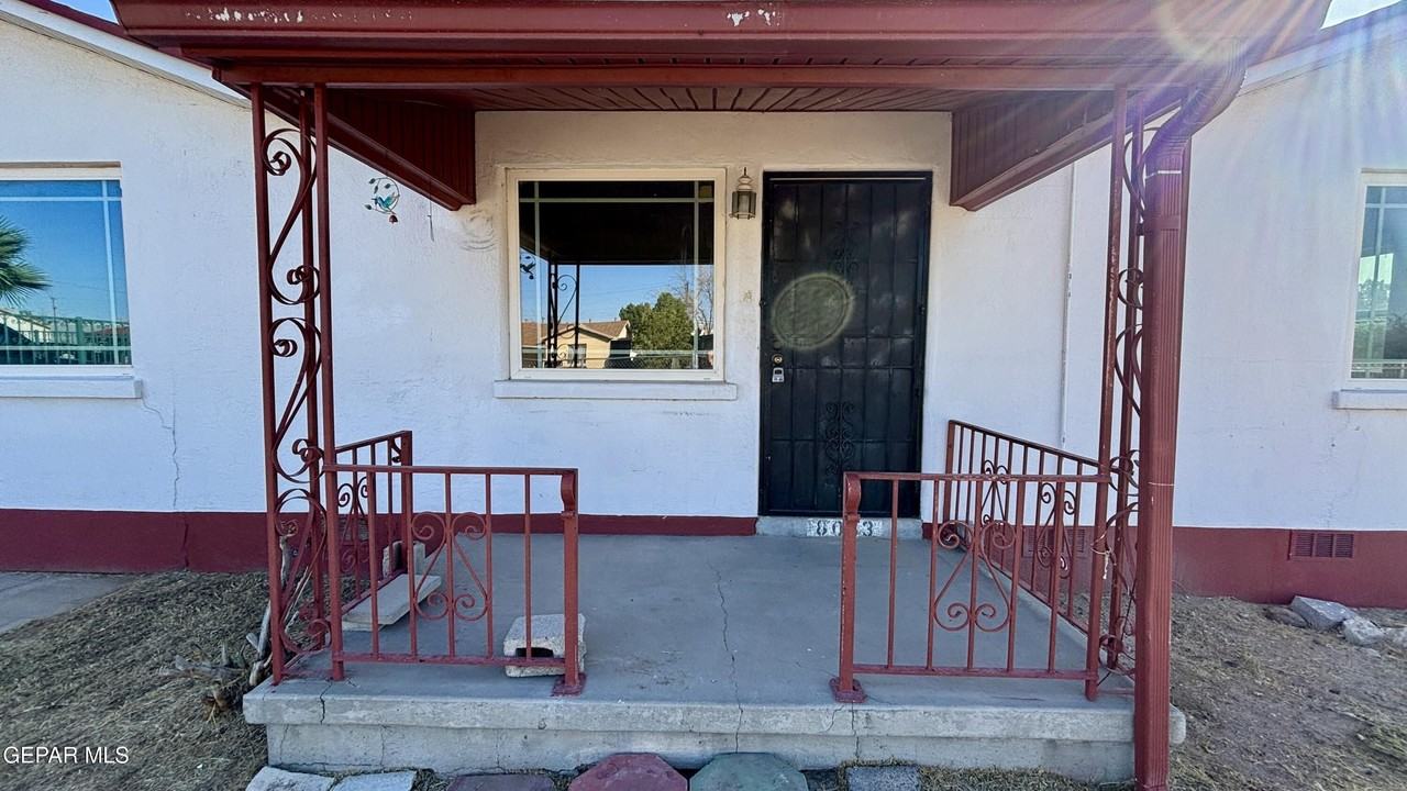 8033 Carpenter Dr - Photo 5 of 38