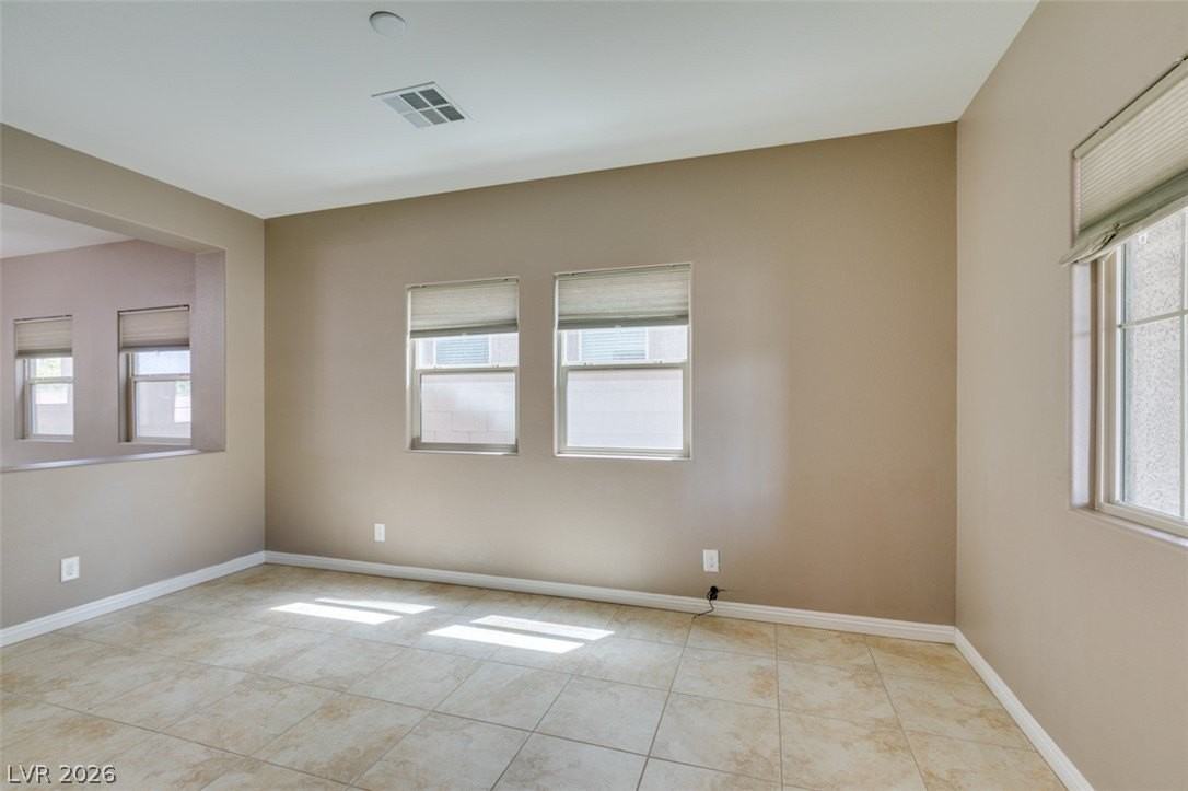 374 Taylor Springs St - Photo 4 of 39