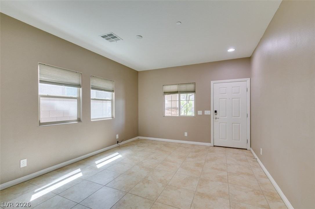 374 Taylor Springs St - Photo 5 of 39