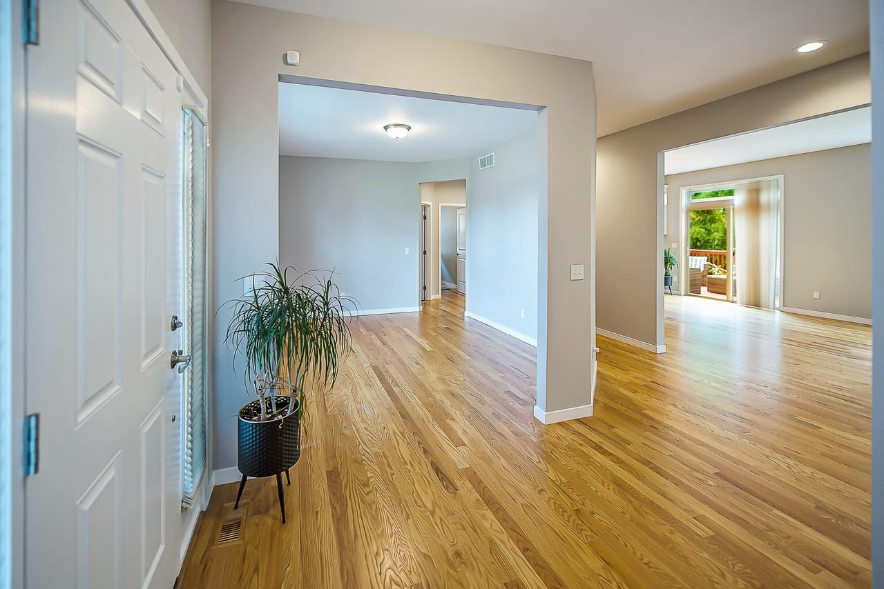 348 Sedgewood Ln - Photo 5 of 49