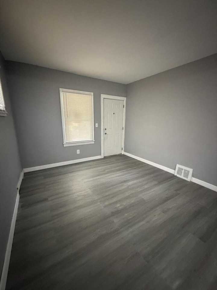 15574 Wabash St - Photo 3 of 9