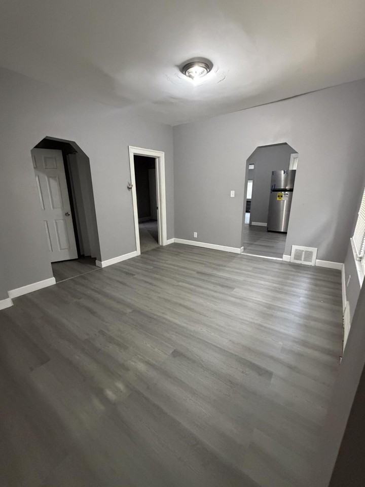 15574 Wabash St - Photo 4 of 9