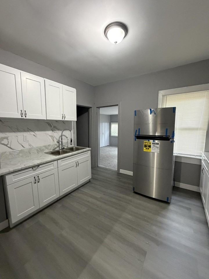 15574 Wabash St - Photo 5 of 9