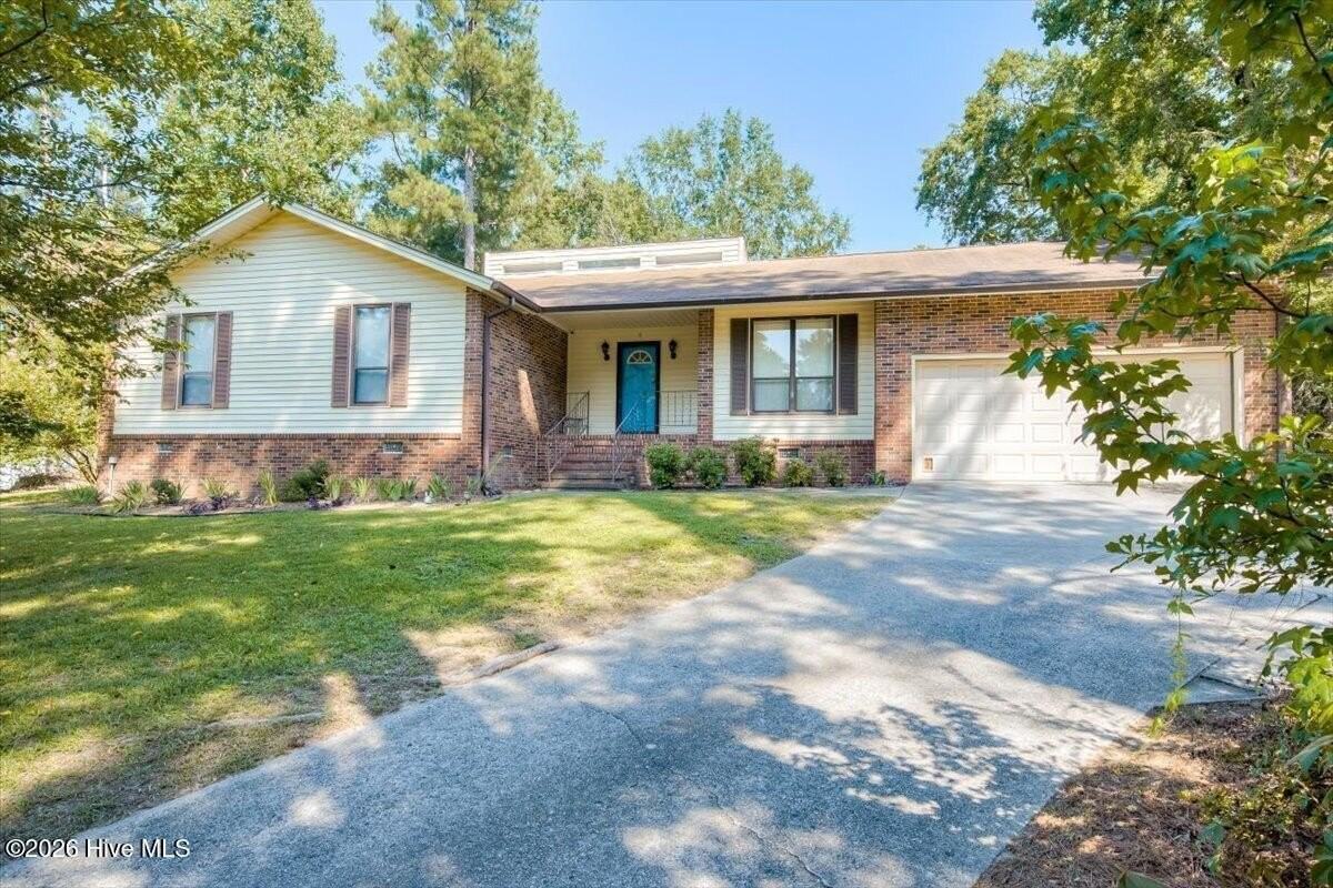 6 Foxhil Dr
