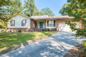 featured image of 6 Foxhil Dr