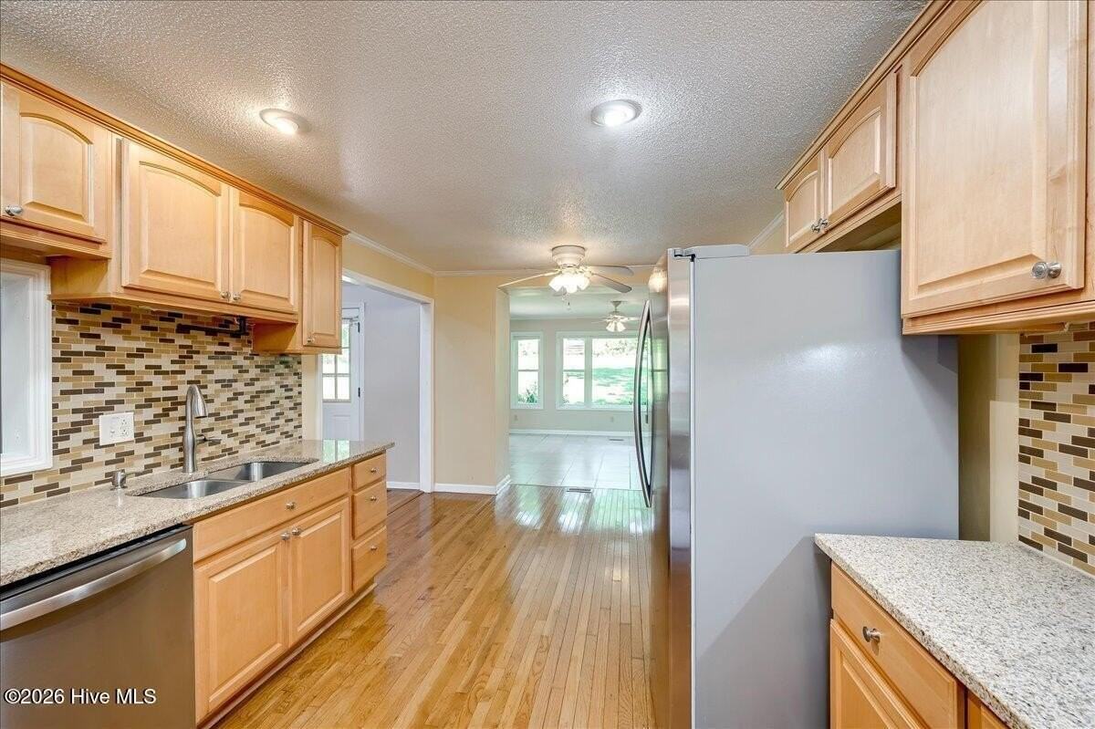 6 Foxhil Dr - Photo 7 of 27