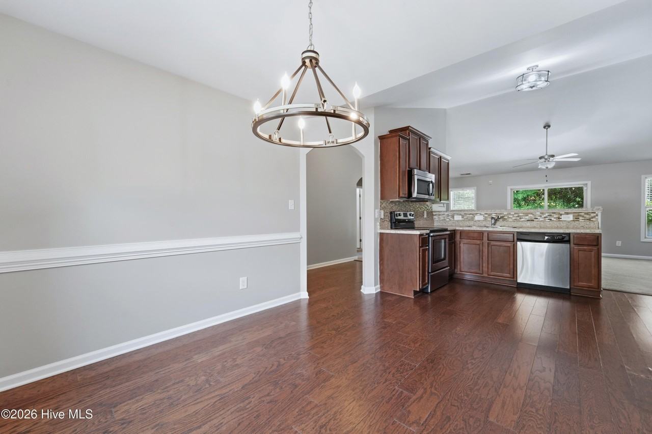 205 Mariposa Ct - Photo 2 of 25