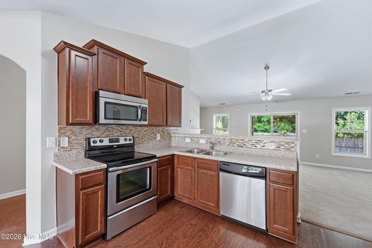 205 Mariposa Ct - Photo 3 of 25