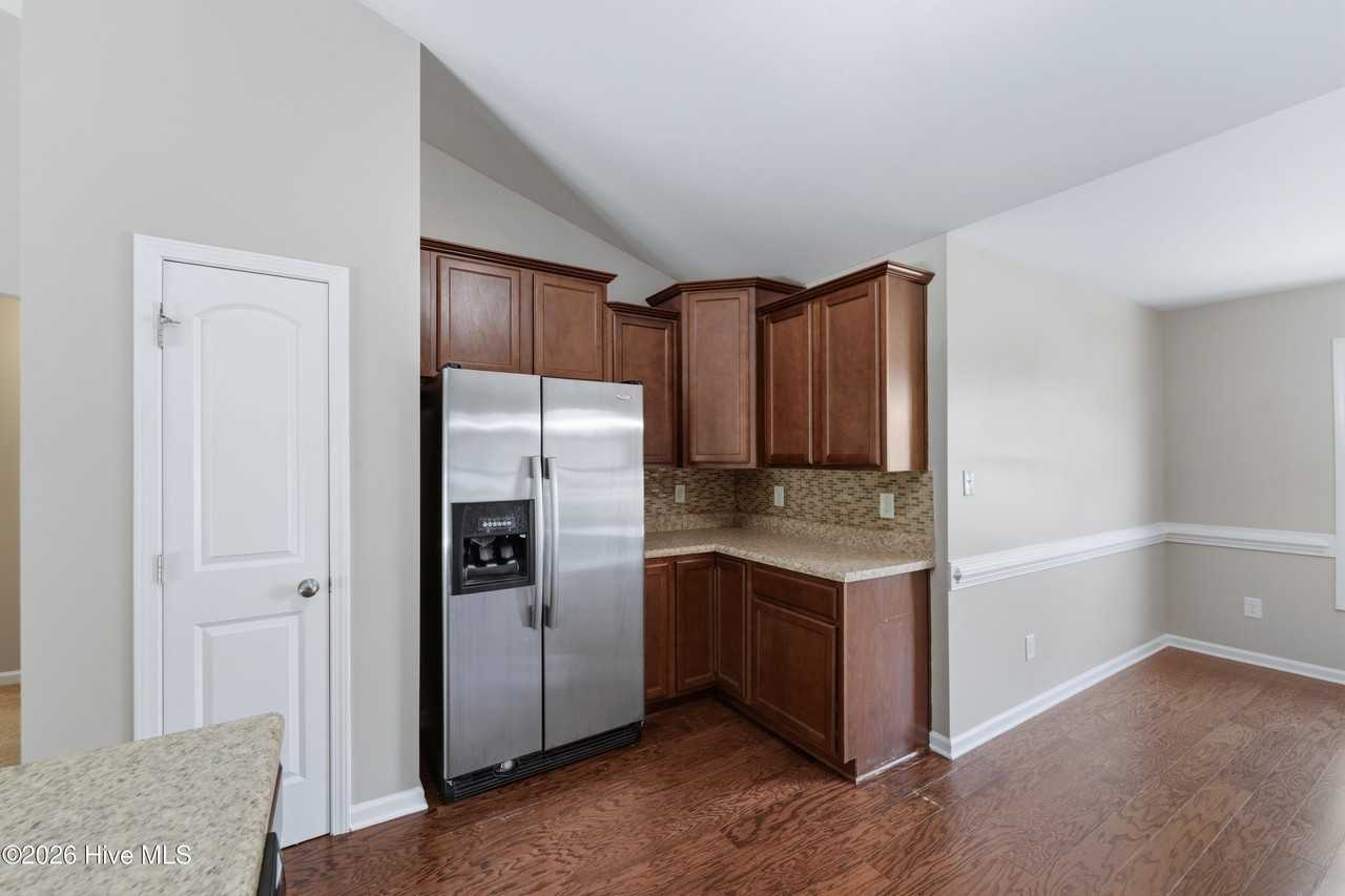 205 Mariposa Ct - Photo 4 of 25