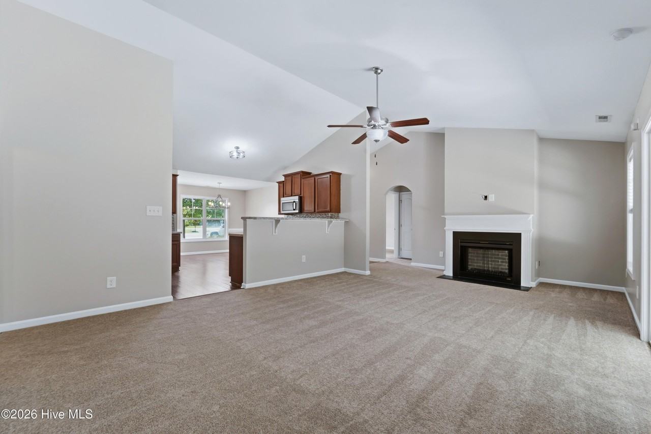 205 Mariposa Ct - Photo 6 of 25