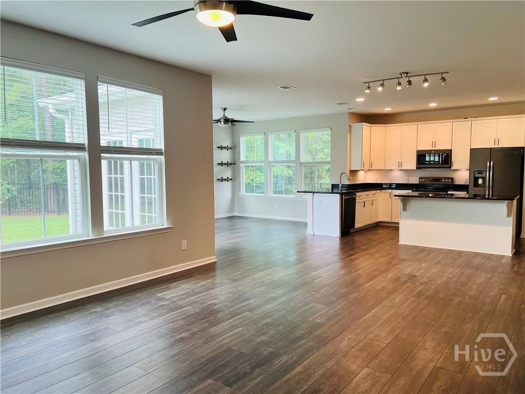 609 Waybridge Way - Photo 5 of 33