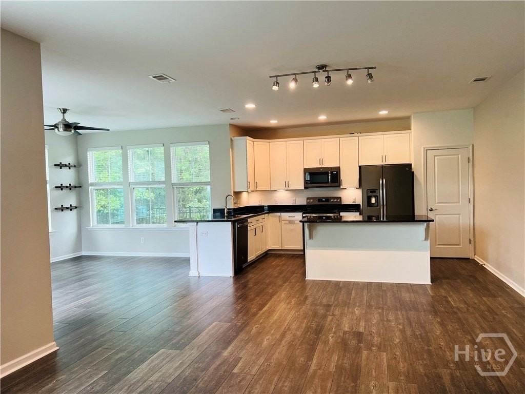 609 Waybridge Way - Photo 6 of 33
