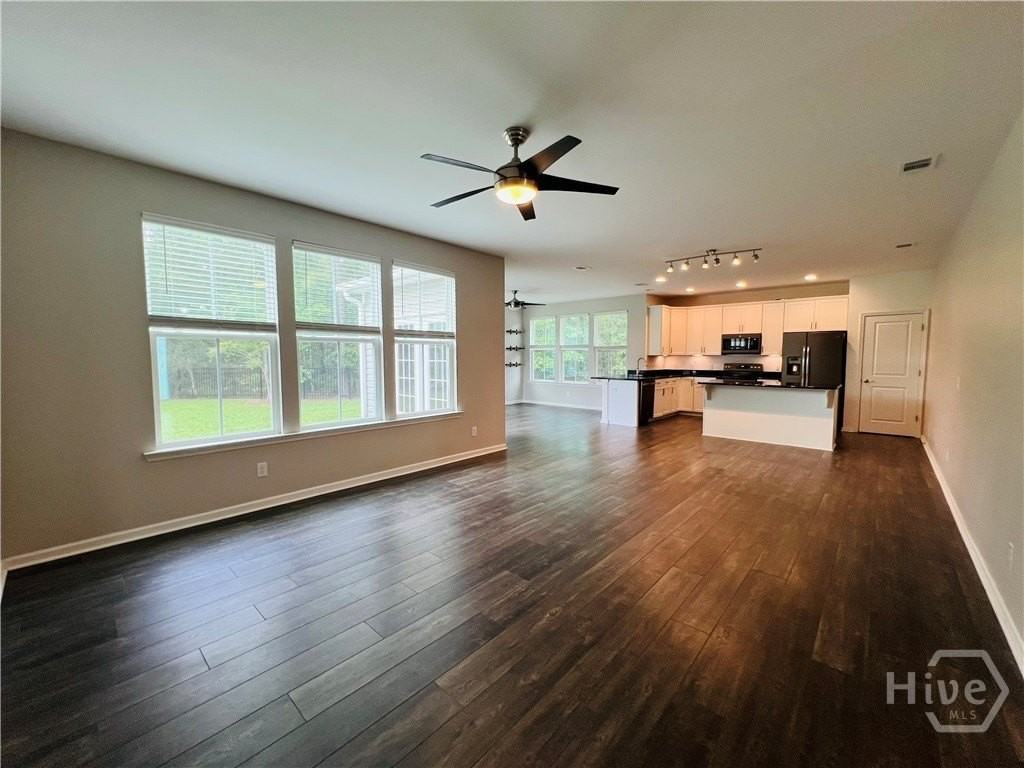 609 Waybridge Way - Photo 7 of 33