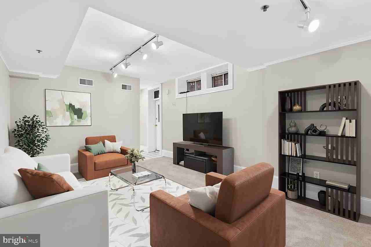1736 18th St Nw - Photo 6 of 34