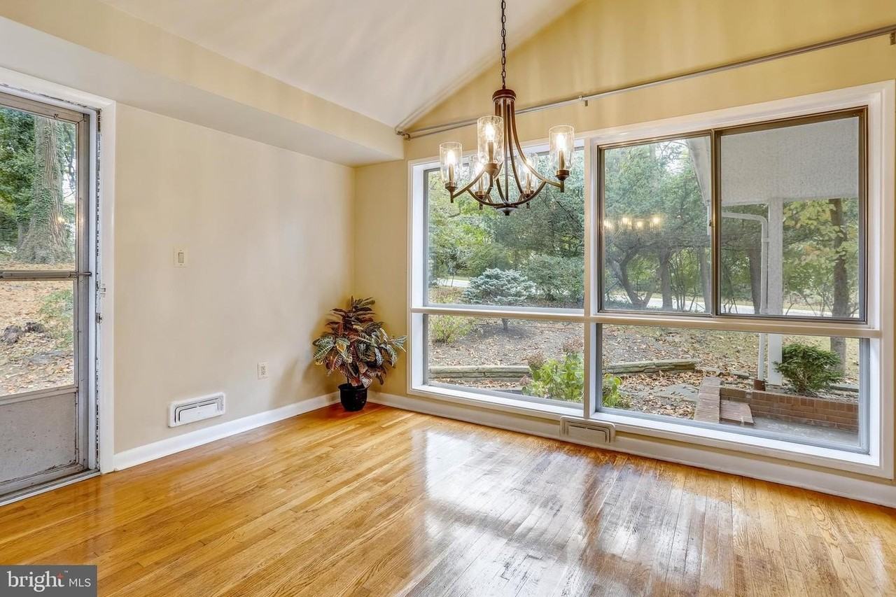 6048 Rossmore Dr - Photo 4 of 27