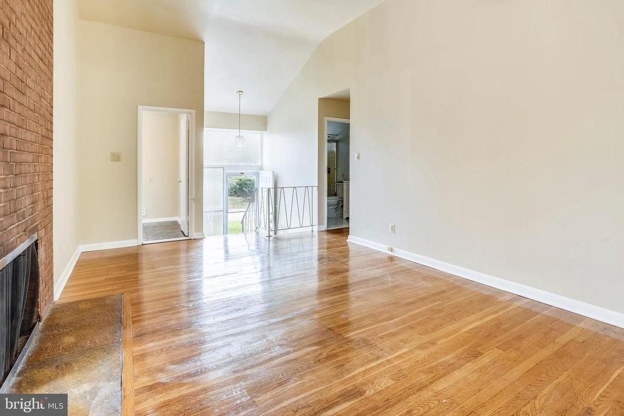 6048 Rossmore Dr - Photo 6 of 27