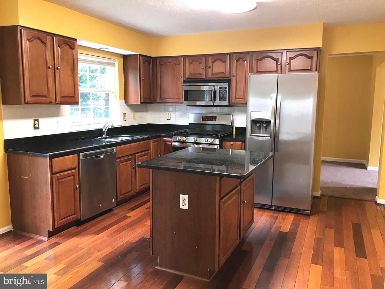 905 Rosey Bill Dr - Photo 4 of 32