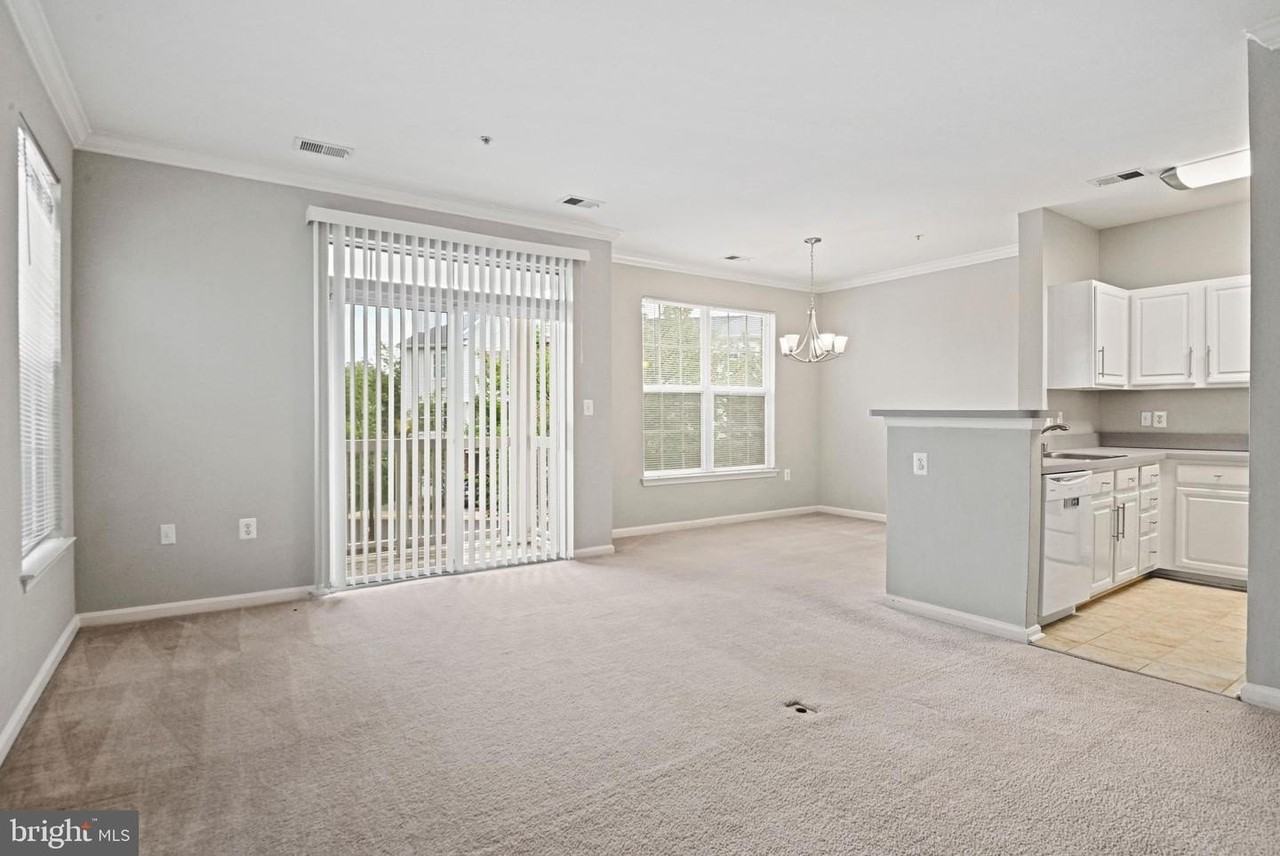13142 Marcey Creek Rd - Photo 5 of 32