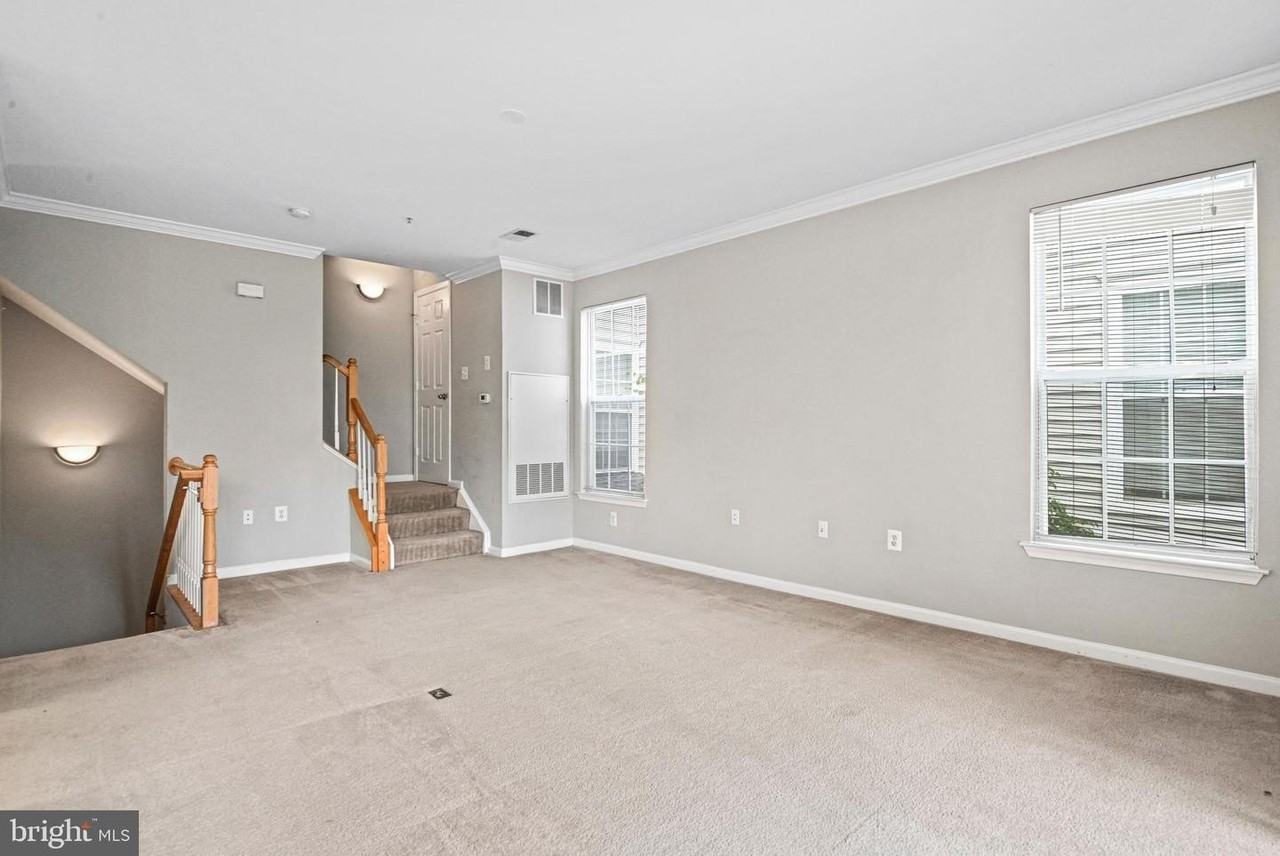 13142 Marcey Creek Rd - Photo 6 of 32