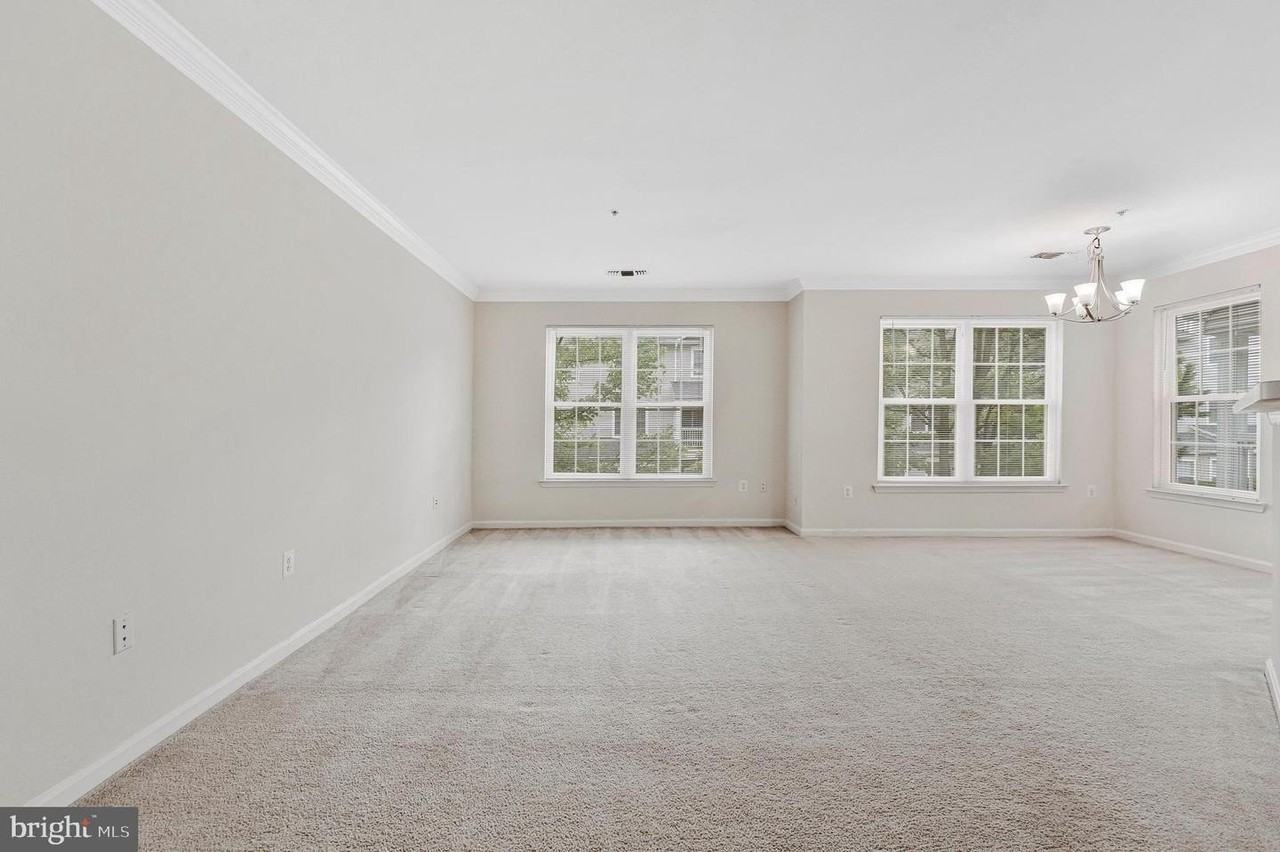 12890 Fair Briar Ln - Photo 6 of 45