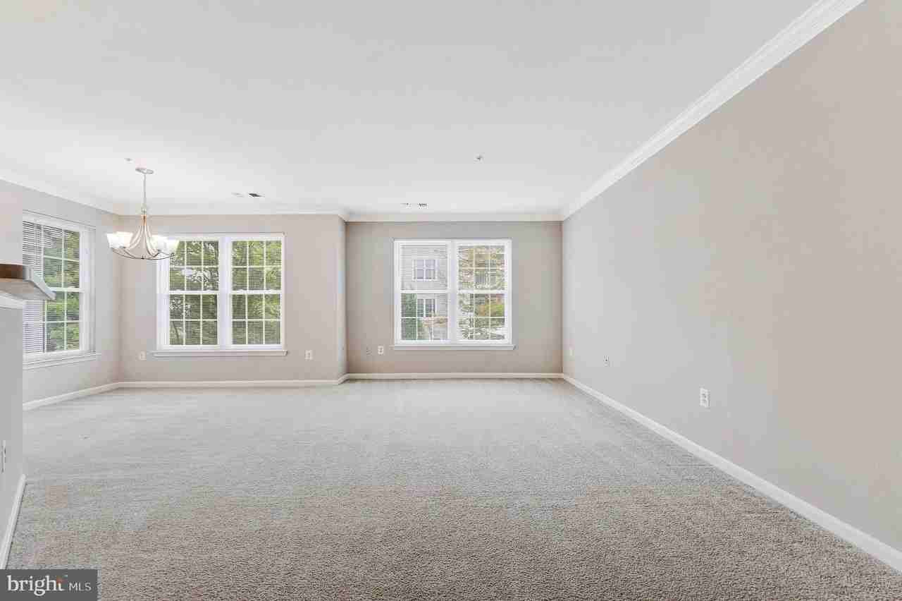 12877 Fair Briar Ln - Photo 6 of 49