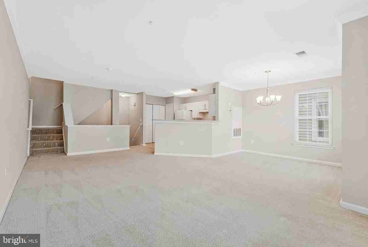 12877 Fair Briar Ln - Photo 7 of 49