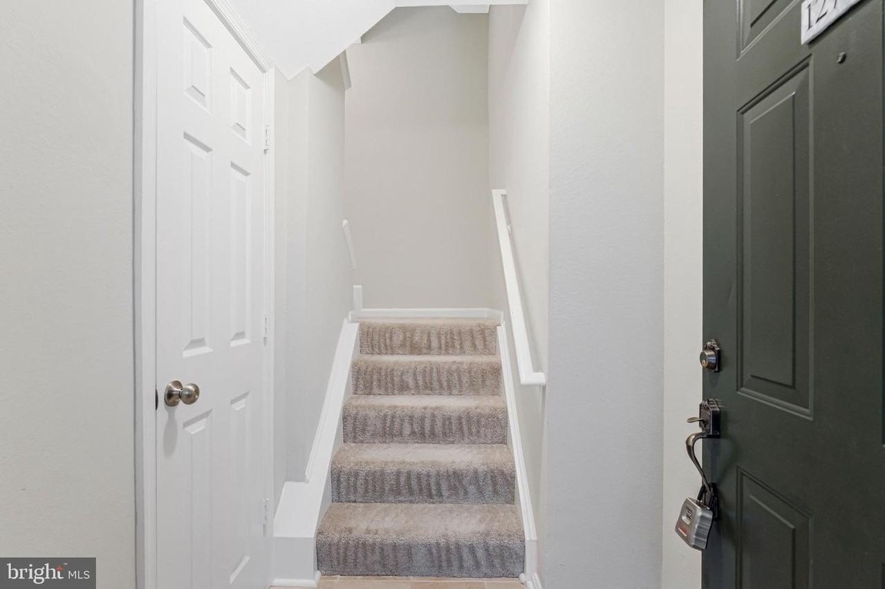 12747 Fair Briar Ln - Photo 3 of 45