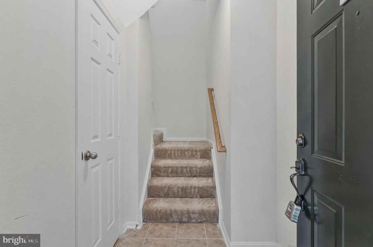 4529 Superior Sq - Photo 3 of 44