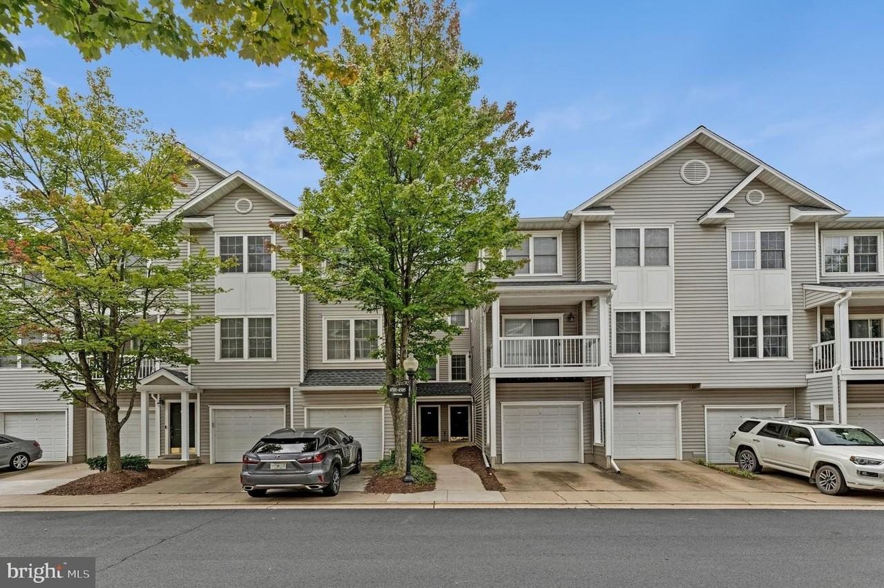 4507 Superior Sq
