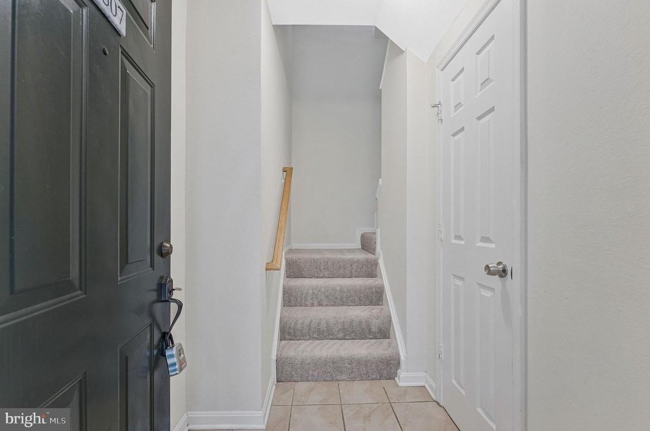 4507 Superior Sq - Photo 3 of 46