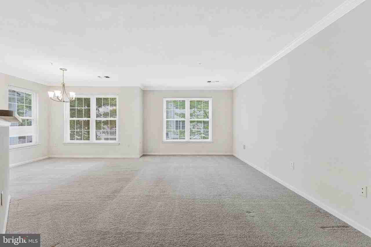 4507 Superior Sq - Photo 6 of 46