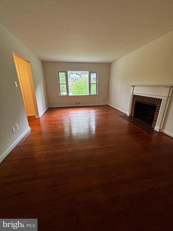 3329 Military Dr - Photo 5 of 22