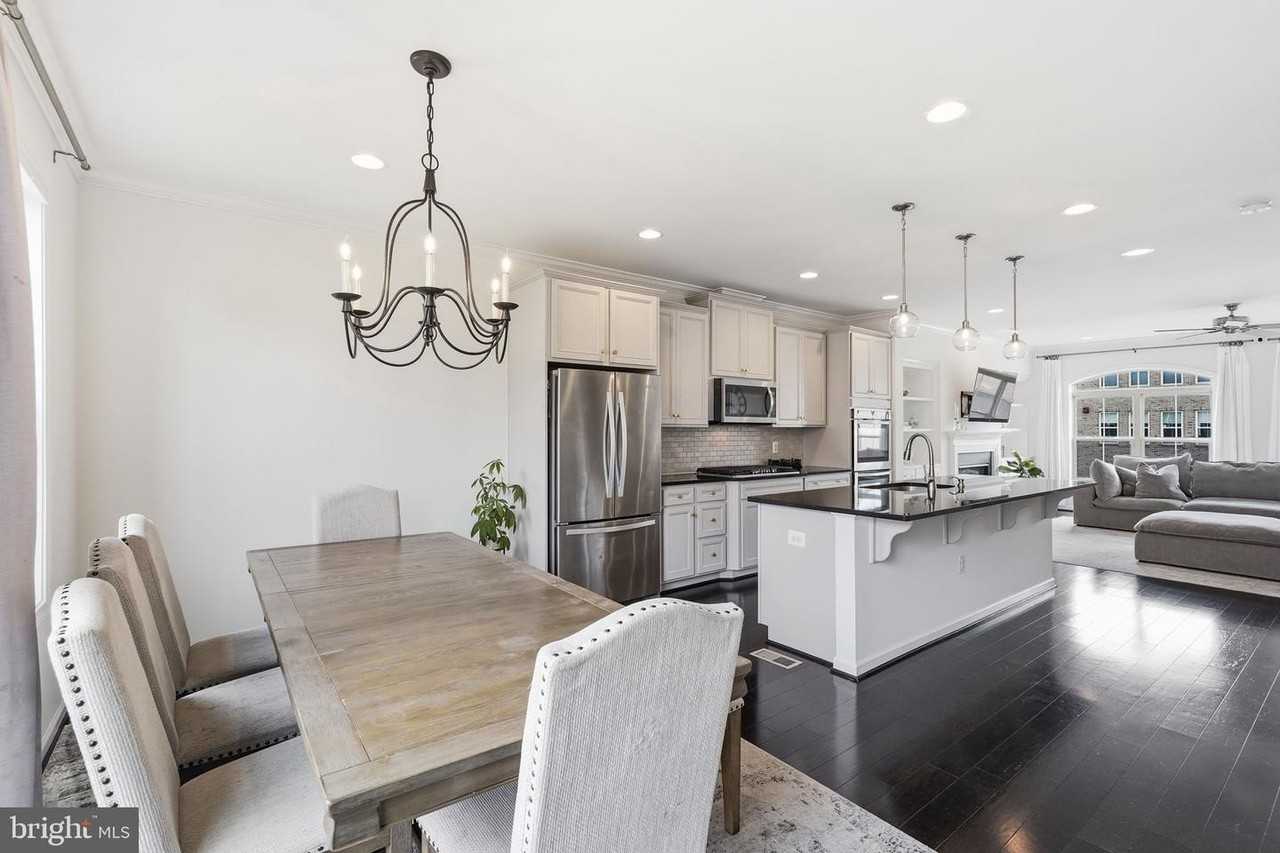 6833 William White Way - Photo 3 of 19