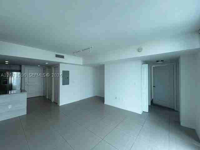 7525 E Treasure Dr #505 - Photo 5 of 33