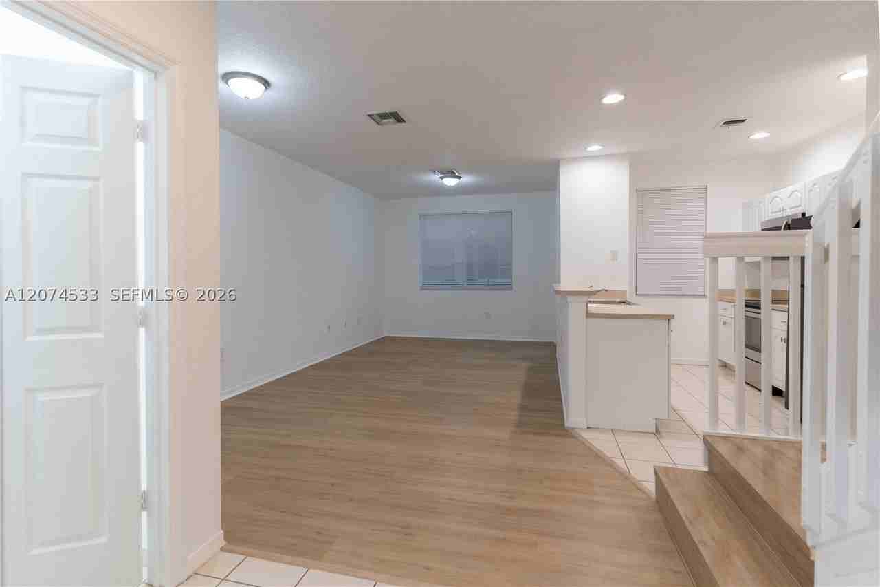 6061 Sw 19th Ct - Photo 5 of 31