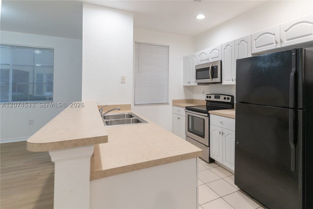 6061 Sw 19th Ct - Photo 7 of 31