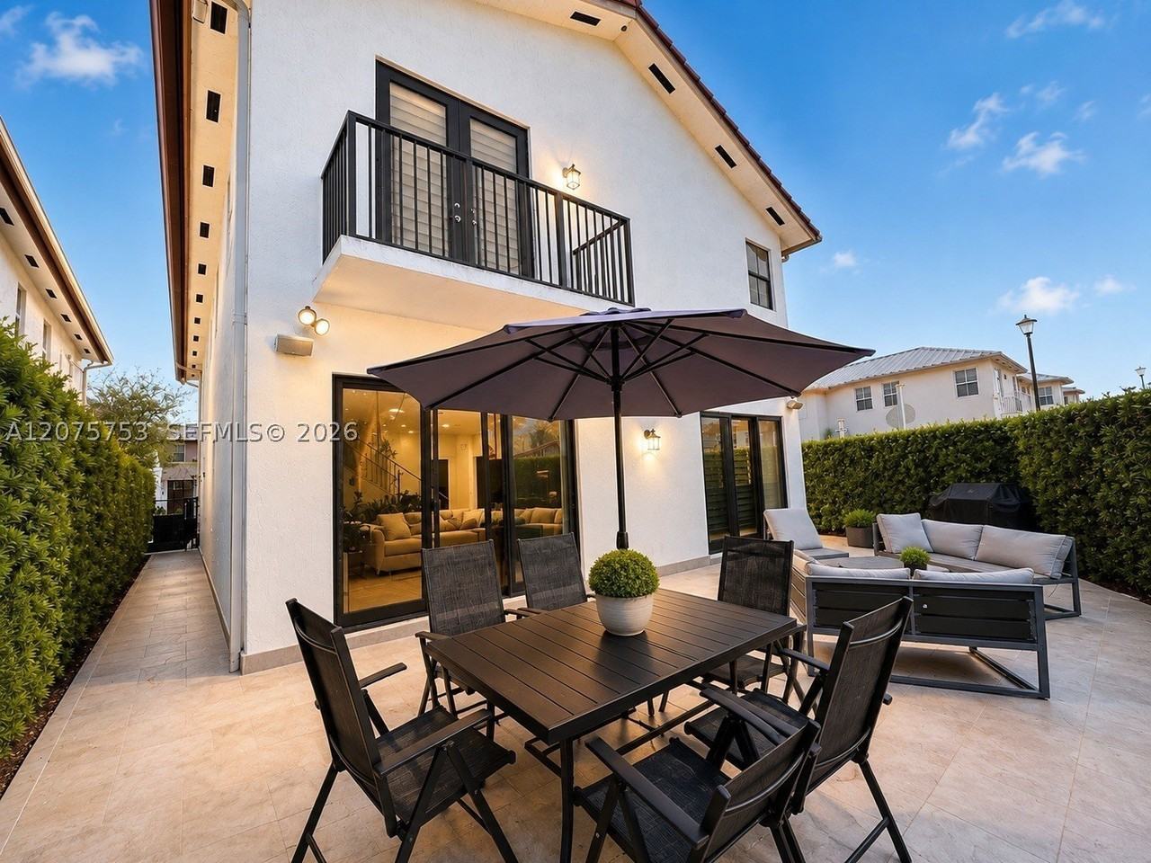 6989 Nw 104th Ct - Photo 4 of 35