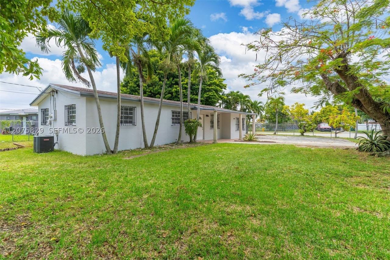 22205 Sw 109th Ct - Photo 3 of 31