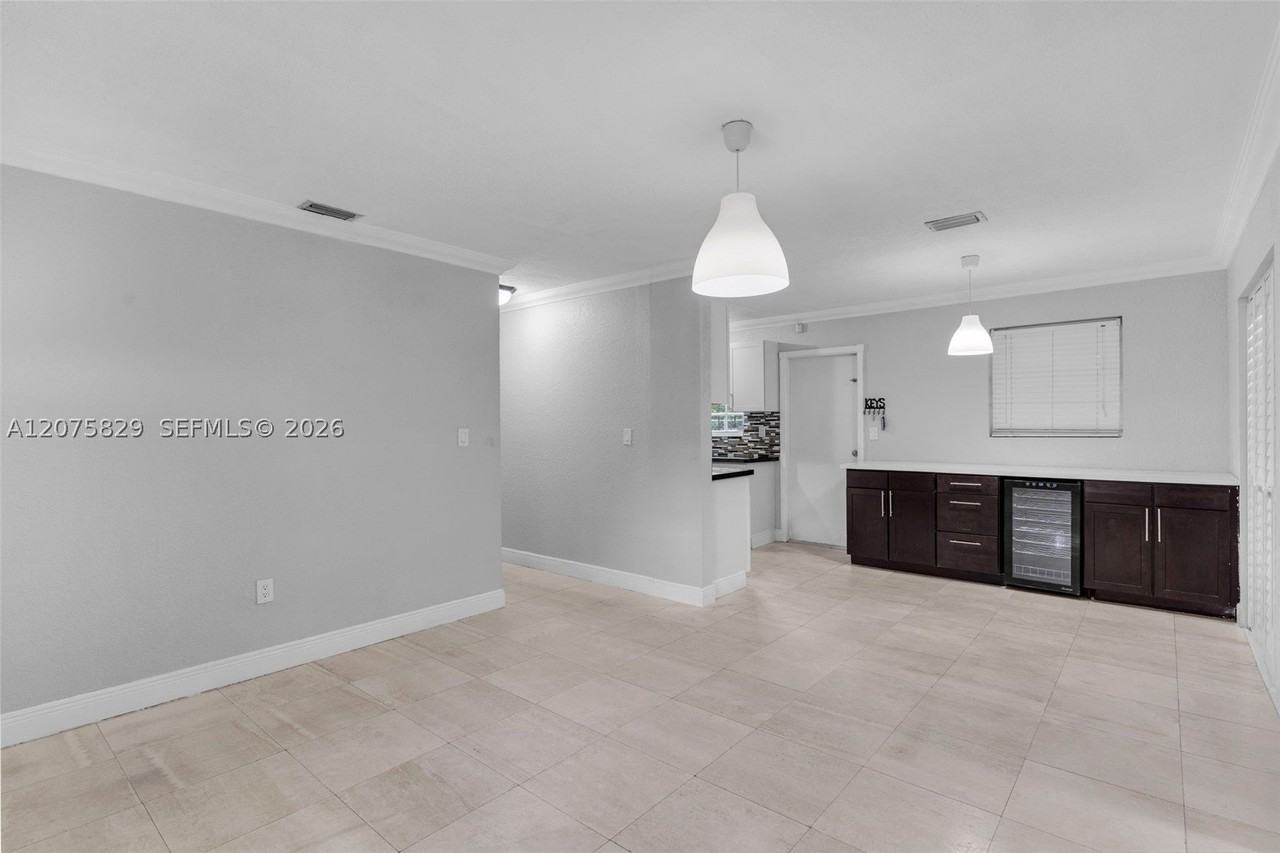 22205 Sw 109th Ct - Photo 5 of 31