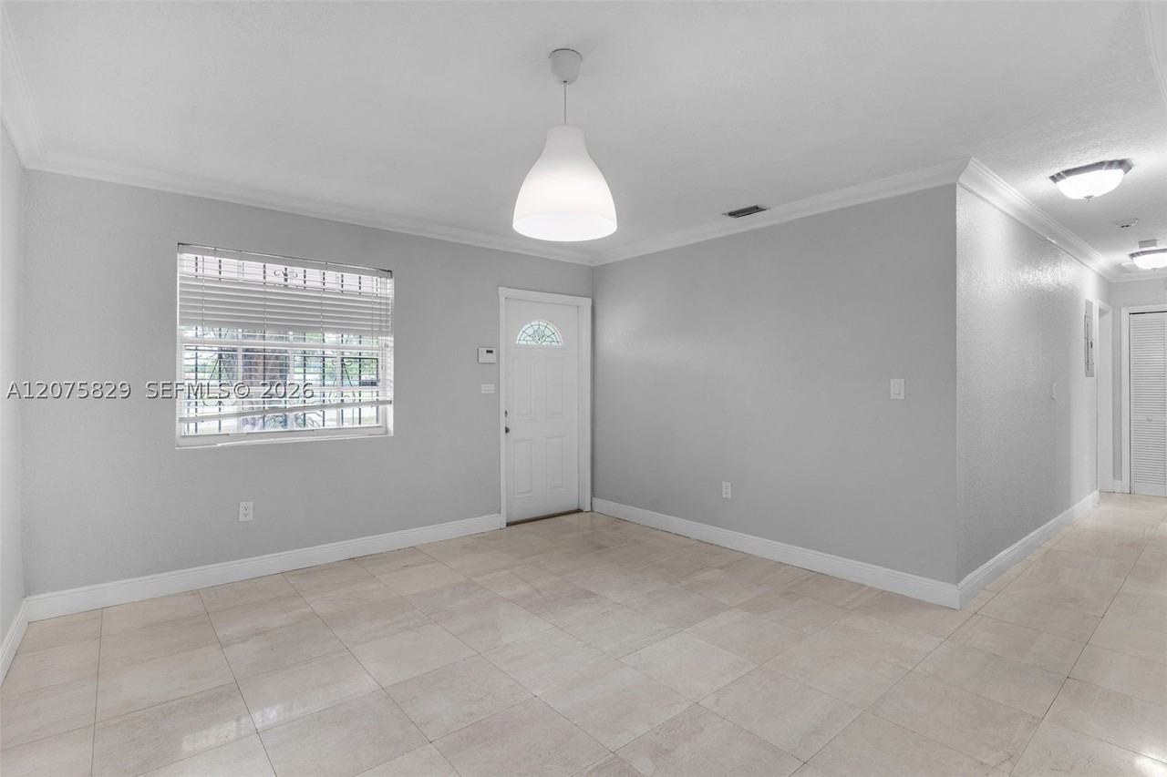 22205 Sw 109th Ct - Photo 6 of 31