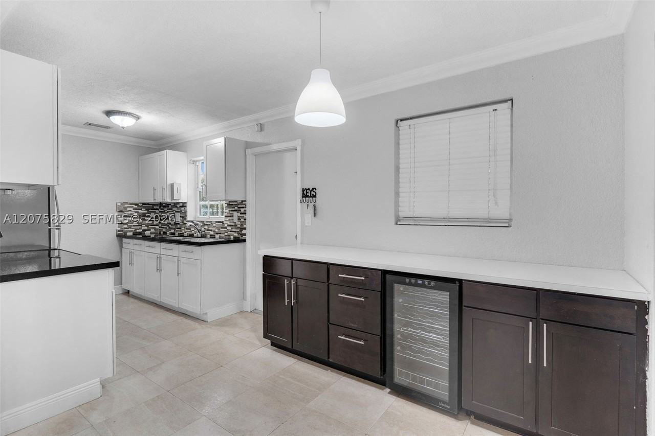 22205 Sw 109th Ct - Photo 7 of 31