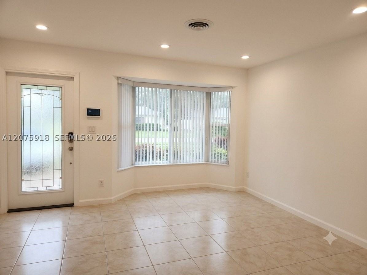 3345 Hayes St - Photo 2 of 24